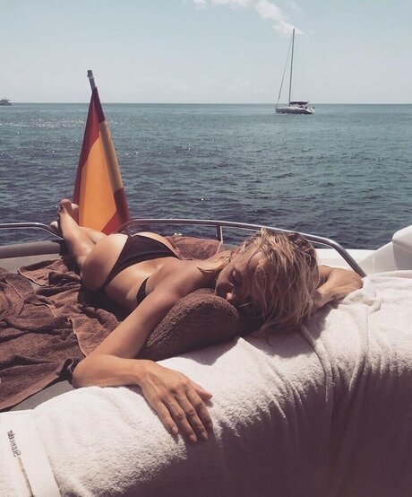 Janin Ullmann actrice artistique images