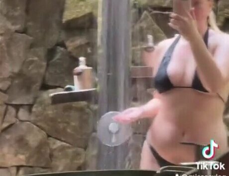 KellyMissesvlog étoile nue galeries