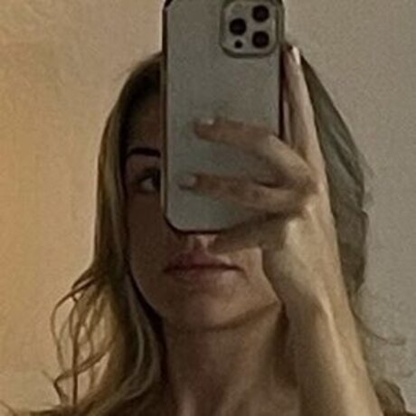 Leonie brrr sexe star image