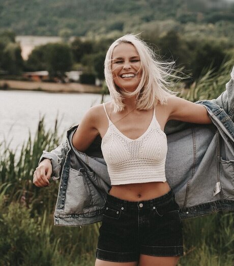 Jana Riva haut étoile img