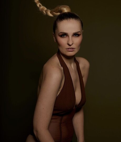 Jana Riva star exclusive collection