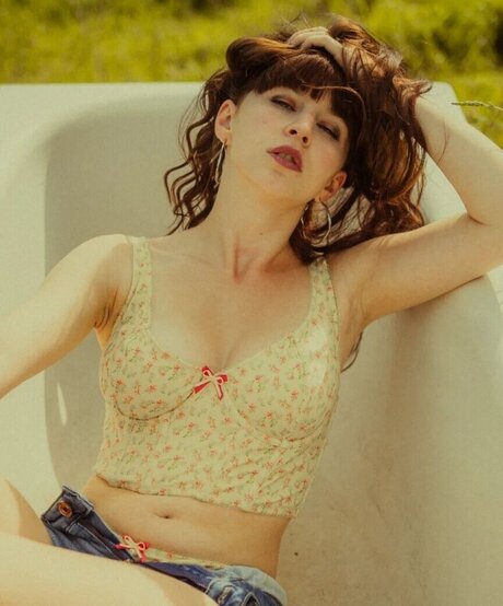 pom-pom girl nue onlyfans la plus belle archive