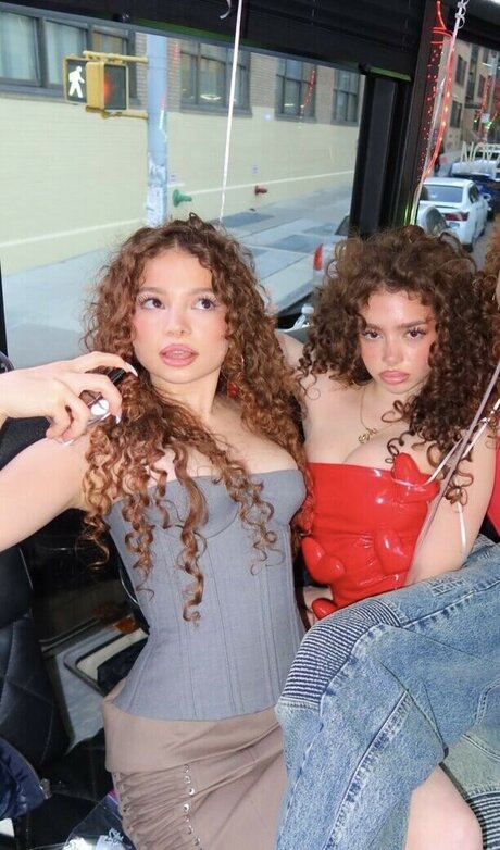 Demitra Kalogeras modèle de haute qualité images