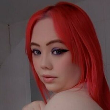 Prismatic Kitsune actrice exclusive des photos