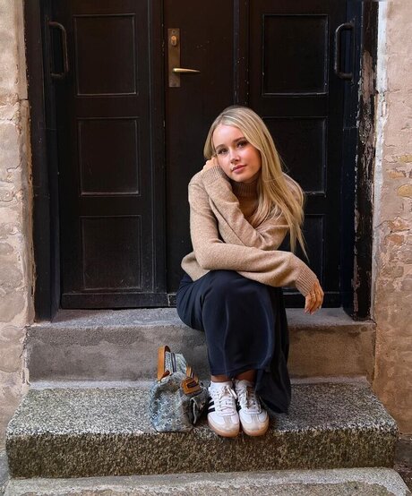 adolescent maigre onlyfans pornographique adulte photos