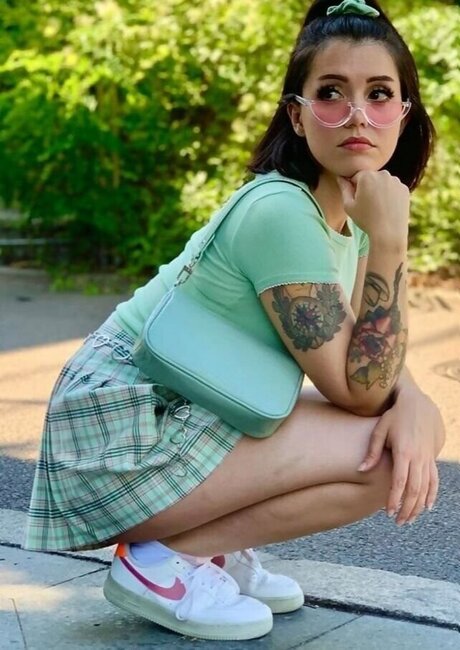 Malwanne actrice sexy archive