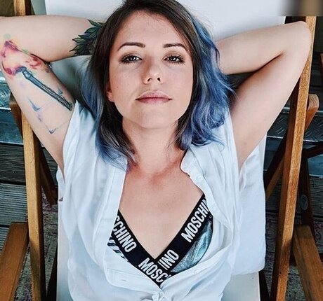 Malwanne actrice de grande qualité image