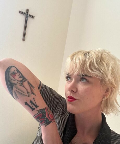 infirmière brune onlyfans hd parfaite des photos