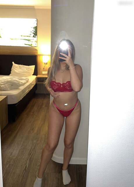 cutieemilia actrice porno image