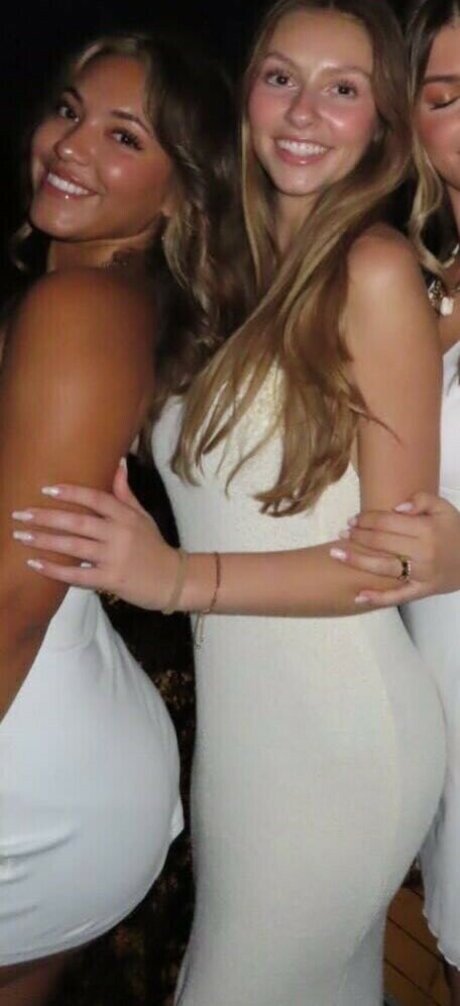 Mia Steele modèle sympa collection