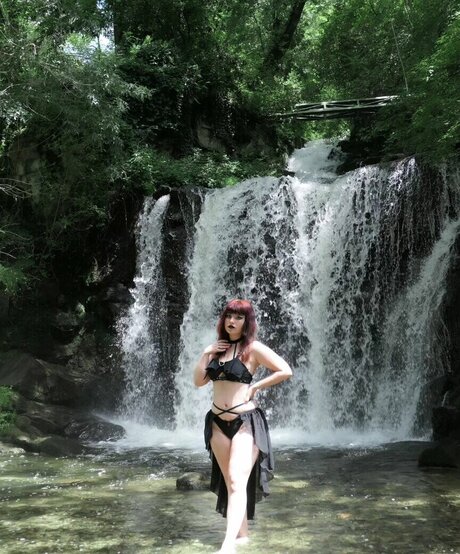 gothbynight modèle artistique img