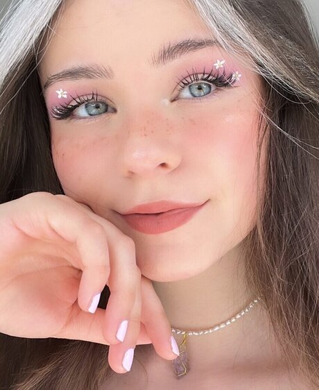 nadinebreaty star du porno en haute qualité galerie