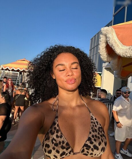 Satou Sabally belle actrice des photos