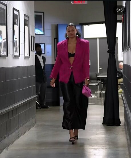 Satou Sabally beau modèle collection