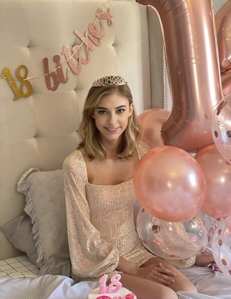 Claire Jameson nus étoiles archive