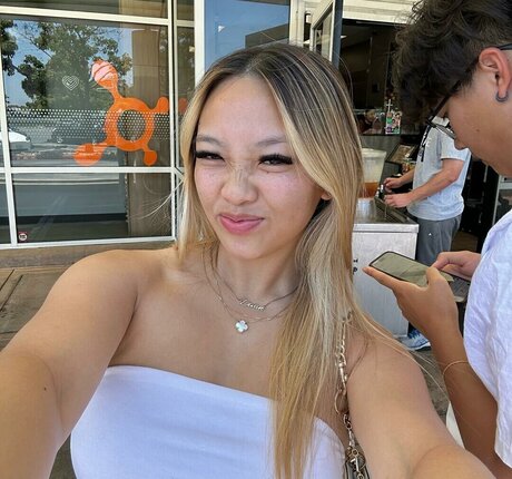 Angelle Dagun star exclusive galeries