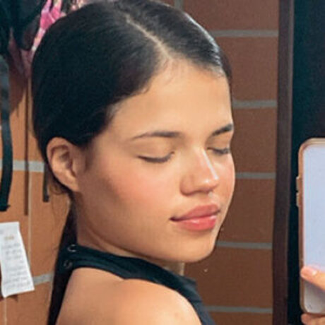 Luisa kiss jolie étoile des photos