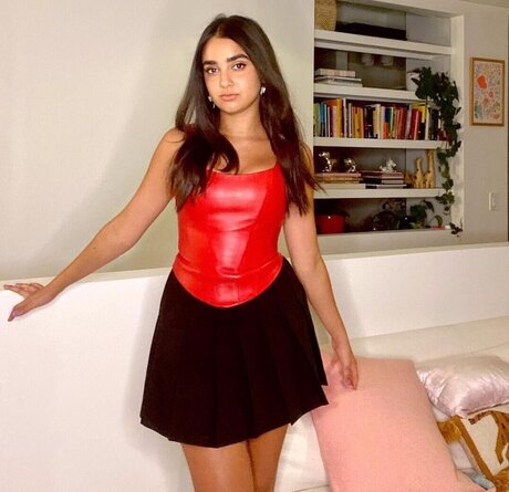 Geraldine Viswanathan actrice xxx des photos