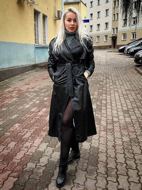 Paola blond modèle meilleur images