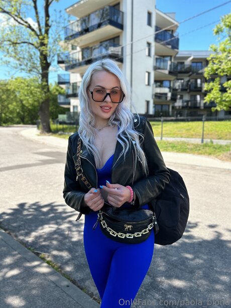 Paola blond star du porno nue galeries