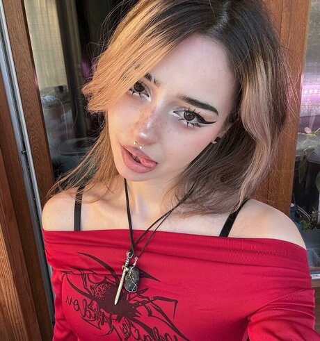 pom-pom girl asiatique onlyfans érotique en haute qualité images