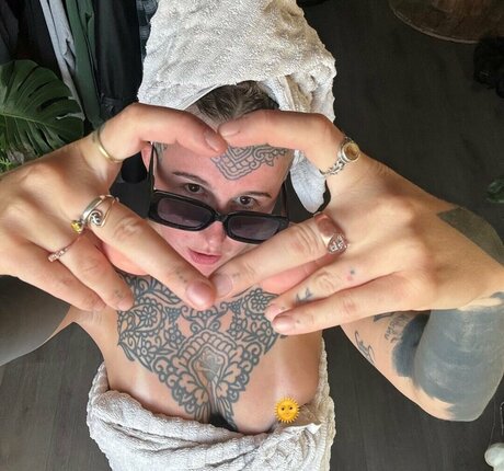 divinement bon star du porno érotique archive