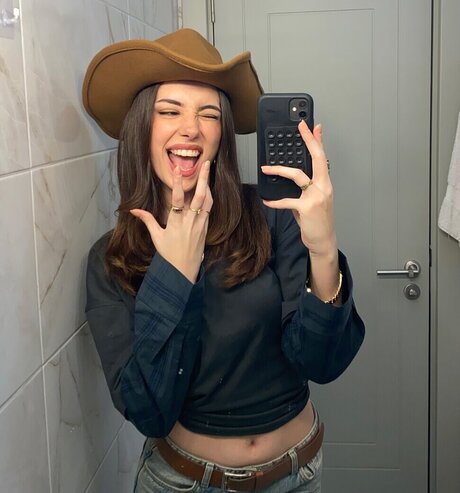 ebrarkrbkn star érotique collection