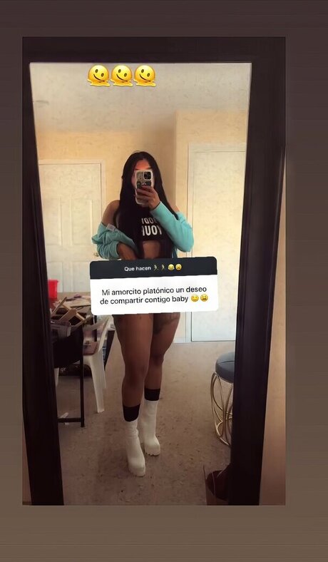 Yinett Baez étoile hd photos