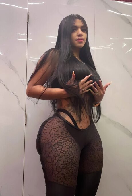 Yinett Baez mannequin img