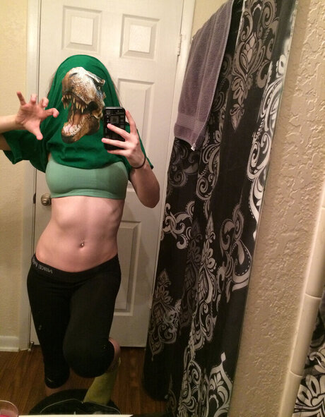 Saraya Jade Bevis étoile nue des photos