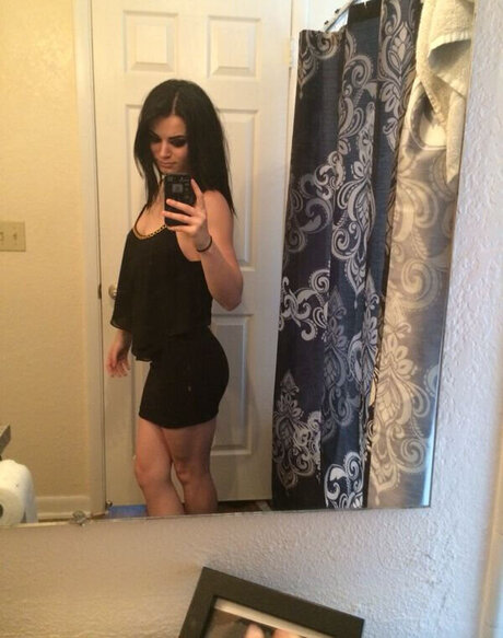 Saraya Jade Bevis meilleure star du porno photos