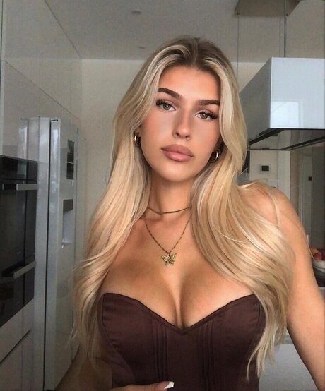 Sophie Schnur actrice porno image