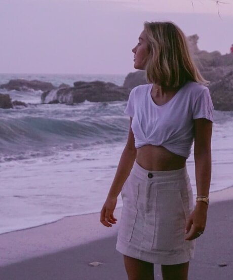 vicky2203 modèle xxx img