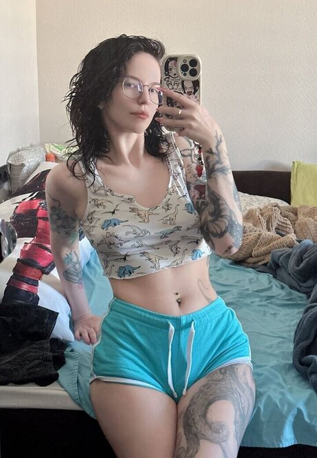 BakaFuwa modèle pornographique archive