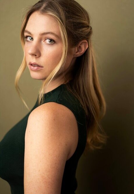 Maya Jenson jolie star du porno galerie