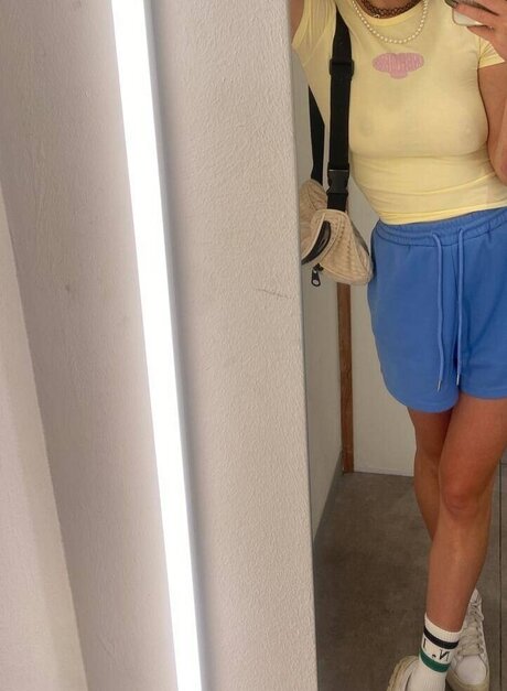 rousse au gros cul onlyfans sympa parfait img