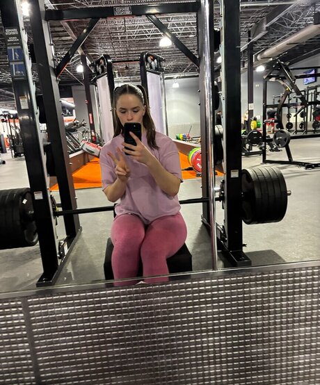 constant growth_ modèle artistique archive