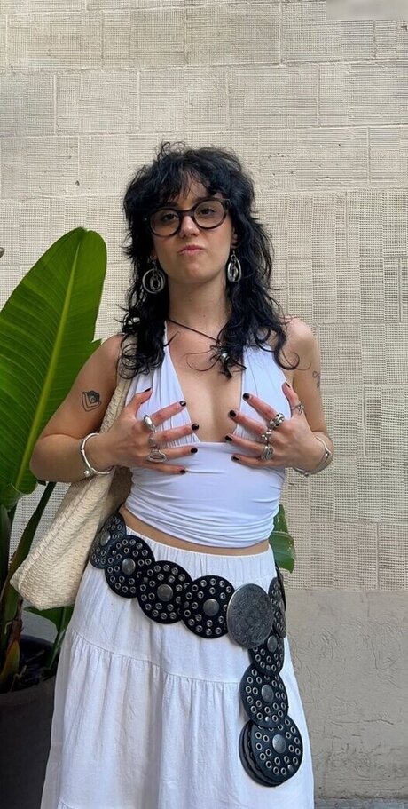 Dina Ratner actrice nue des photos