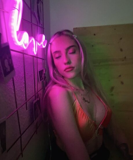 chaton potelé uniquementfans belle sexy image