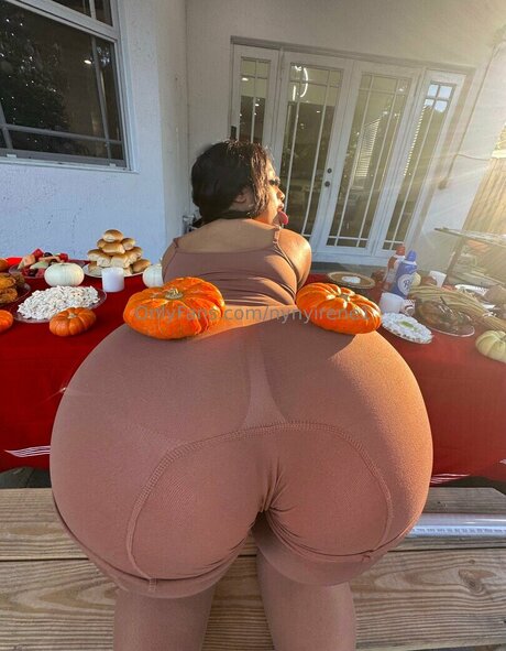 NyNyirene star du porno gratuit collection