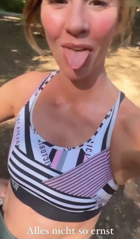 gros seins branlette espagnole onlyfans exclusif archive