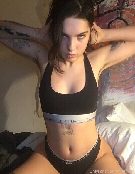 Missirajin modèle exclusif des photos