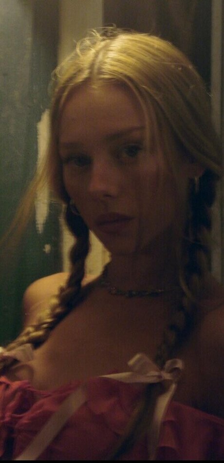 Ester Exp sito étoile exclusive photo