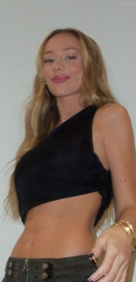 Ester Exp sito étoile érotique collection