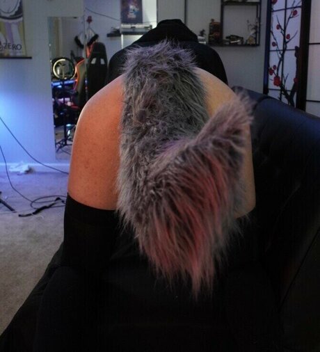 tatouages ​​blonds onlyfans nu image