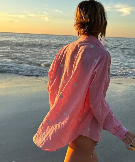 baisers lesbiens onlyfans art pornographique images