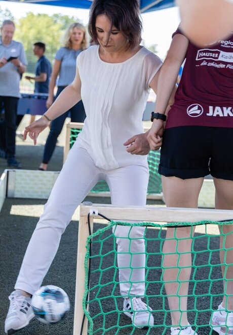 Annalena Baerbock sexe de star du porno img