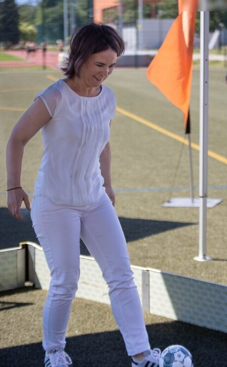 Annalena Baerbock étoile sexy galeries