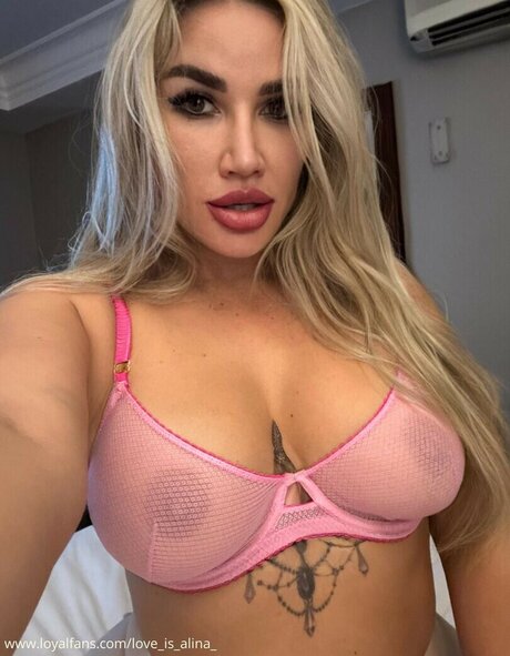 Love is alina_ star du porno chaude photo