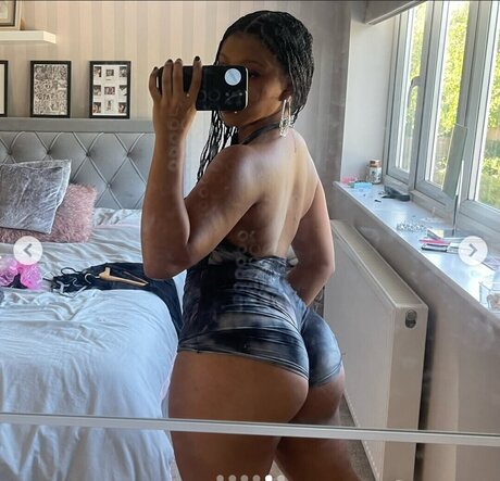 footjob pour ados uniquementfans nus parfaits img